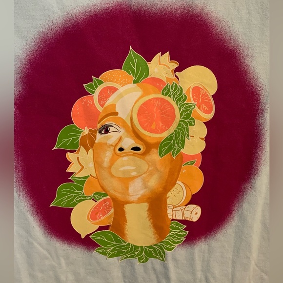 NWT SMALL LIGHT BLUE SPOTLIGHT ART GRAPHIC TEE - Picture 3 of 5